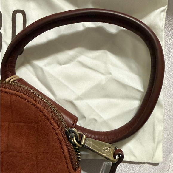 NWT HOBO Suede Whipstich Detail
Sable Wristlet - Picture 6 of 7